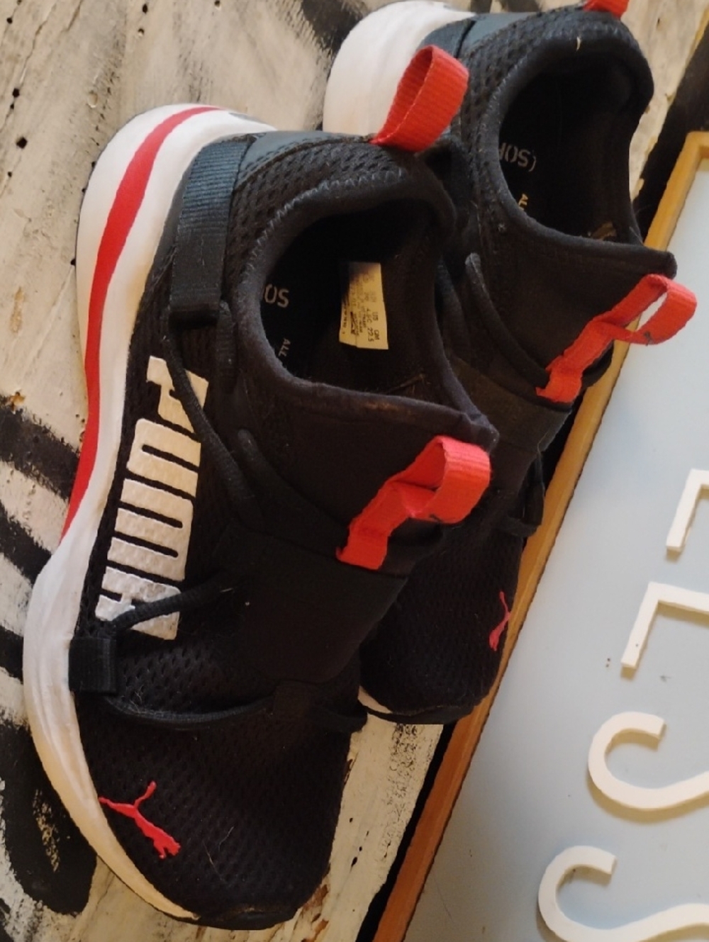 Puma Little Boys Black Sneakers with Red Accents Sz 2.5
